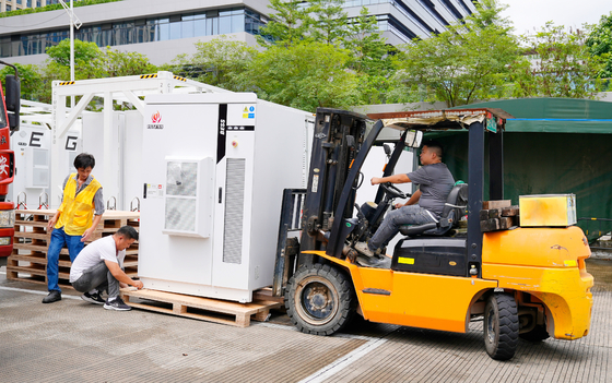 Wysokonapięciowe chłodzenie All-in-One LiFePO4 Bateria 215KWh 197Kwh 179Kwh 107Kwh Certyfikat IEC dla przemysłu i handlu