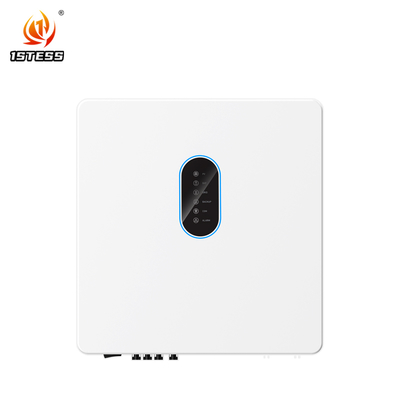 Falownik solarny z napięciem wejściowym 1000V DC z dwoma trackerami MPPT i interfejsem komunikacyjnym RS485/CAN/USB
